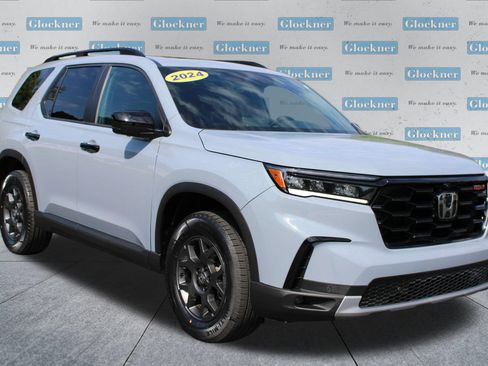 Used 2024 Honda Pilot TrailSport image 4