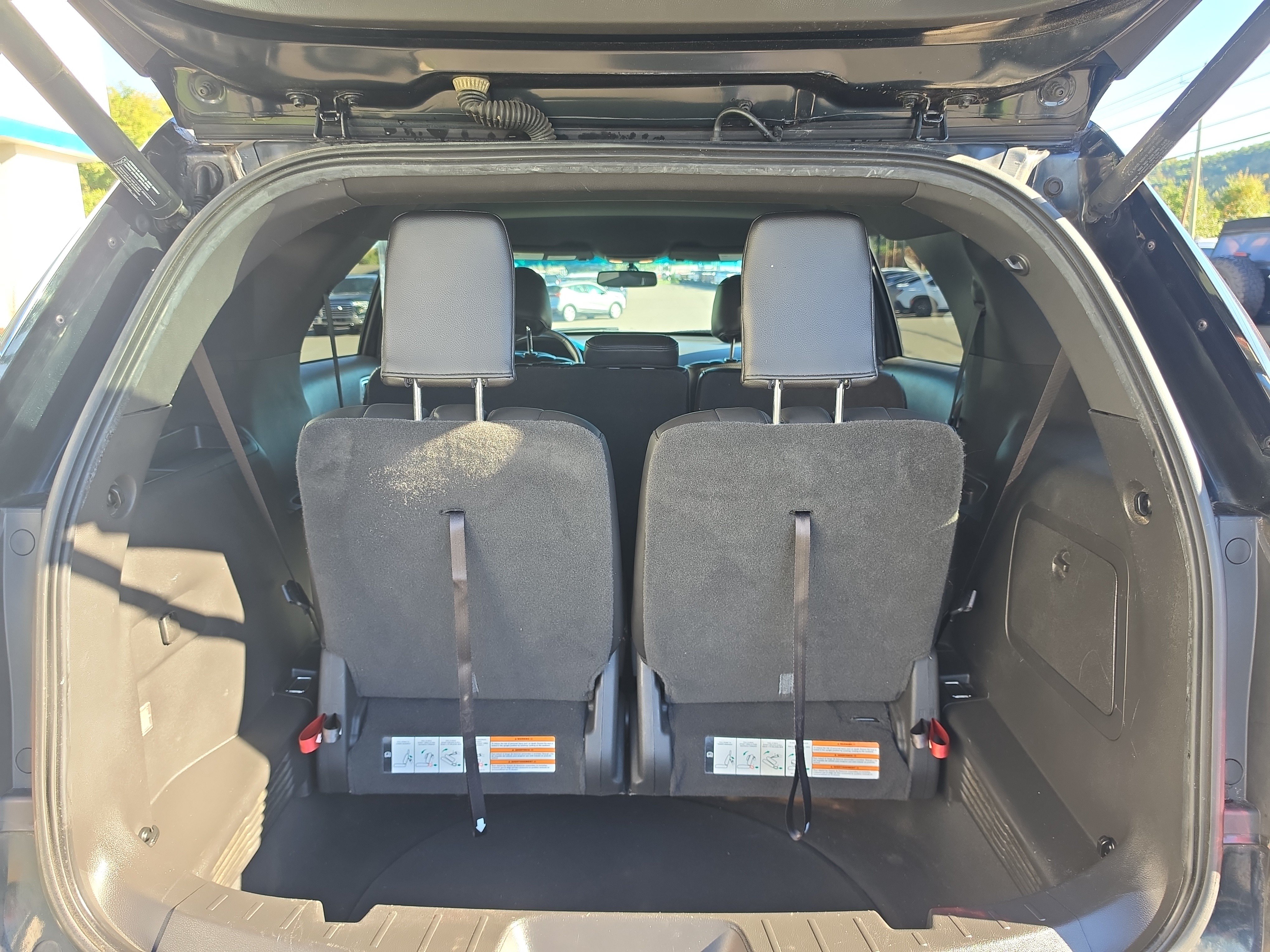 Used 2014 Ford Explorer XLT w/ Equipment Group 202A AWD/4WD image 5
