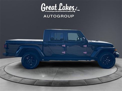 Used 2022 Jeep Gladiator Willys image 6