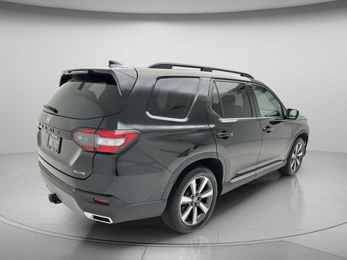 Used 2025 Honda Pilot Elite image 5