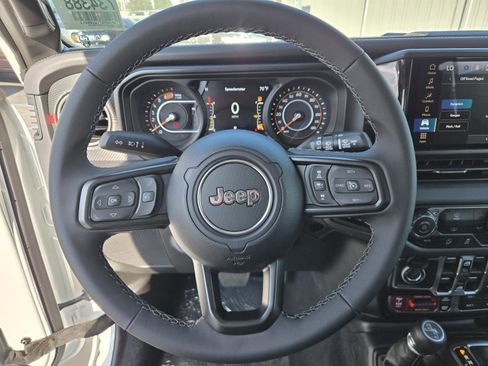 Used 2026 Jeep Wrangler Unlimited Rubicon image 18