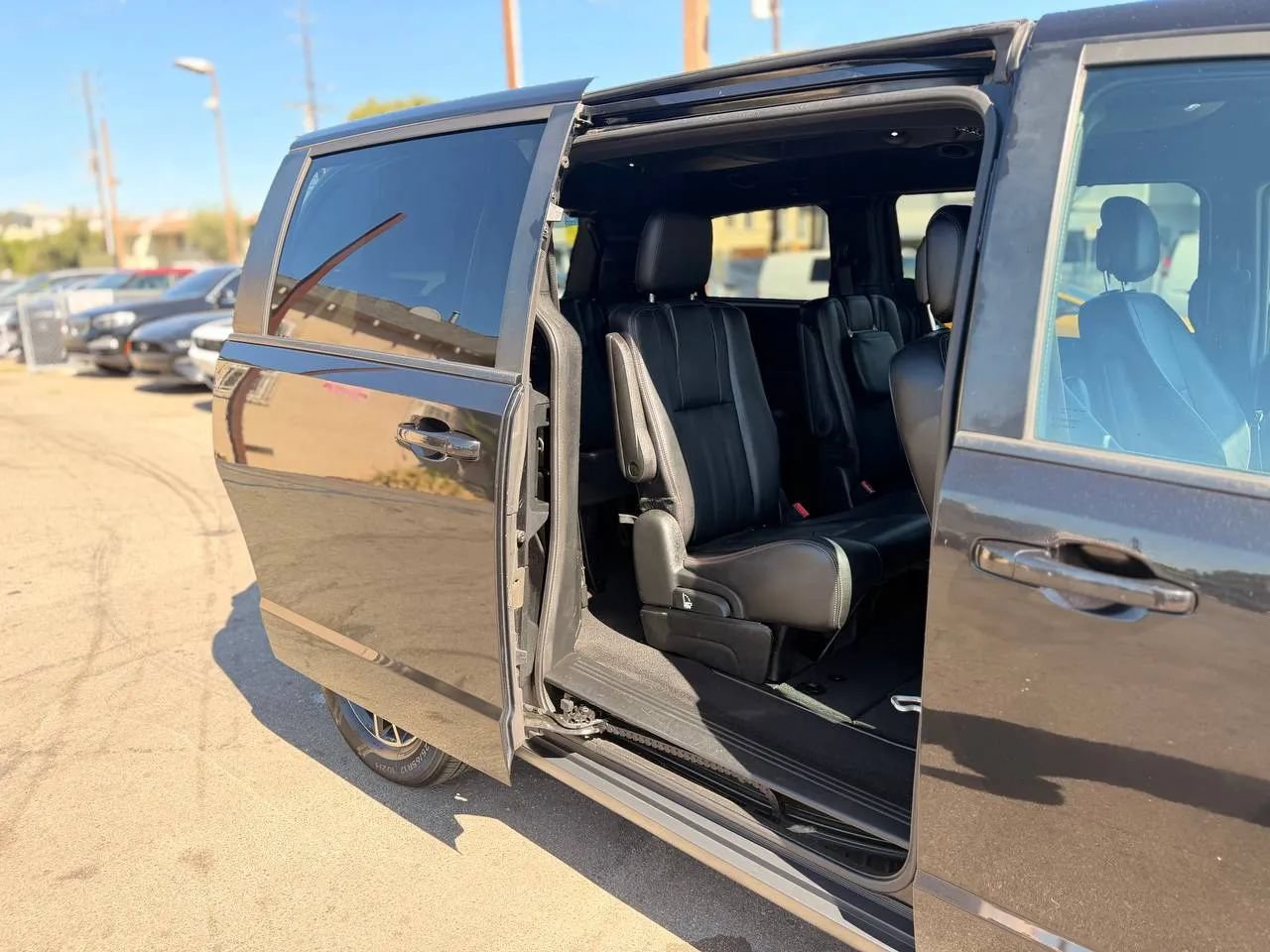 Used 2018 Dodge Grand Caravan GT FWD image 39