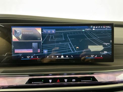 New 2026 BMW 750e xDrive w/ Premium Package image 7