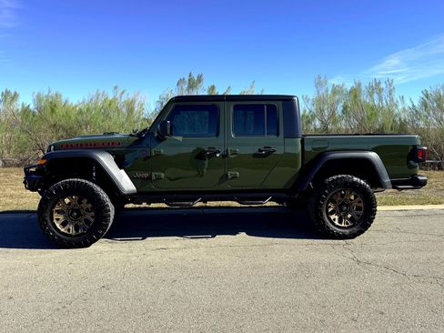Used 2022 Jeep Gladiator Rubicon image 10