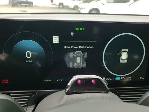 New 2025 Hyundai Ioniq 5 SE image 19