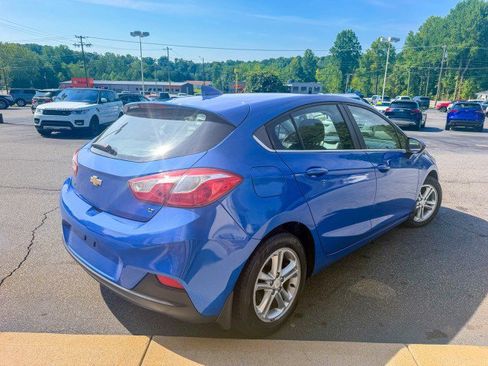 Used 2017 Chevrolet Cruze LT FWD image 4
