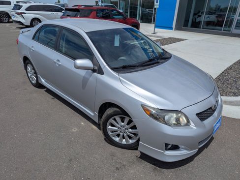 Used 2010 Toyota Corolla FWD image 4