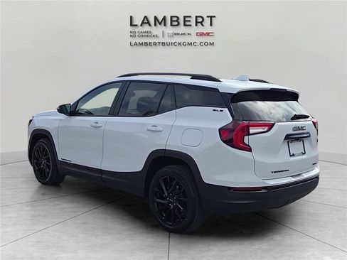 Used 2023 GMC Terrain SLE w/ Driver Convenience Package AWD/4WD image 3