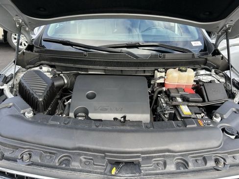 Used 2021 Buick Enclave Essence w/ Sound and Sites Package image 11