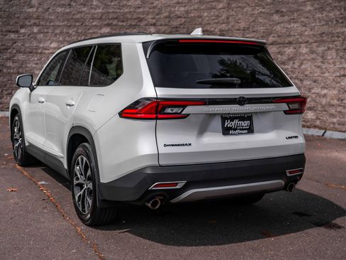 Used 2025 Toyota Grand Highlander AWD Hybrid image 9