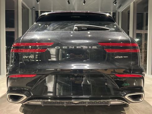 Used 2026 Genesis GV70 3.5T Sport Advanced image 5