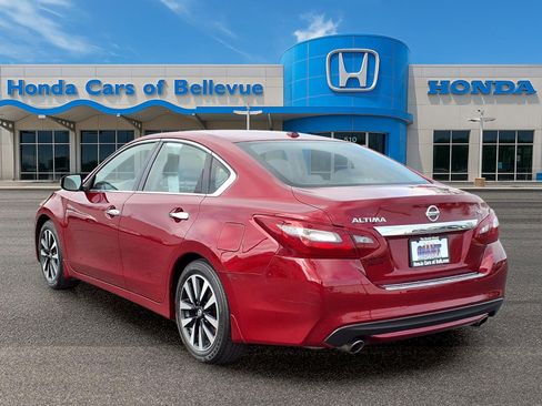 Used 2018 Nissan Altima 2.5 SL w/ 2.5 SL Technology Package FWD image 3