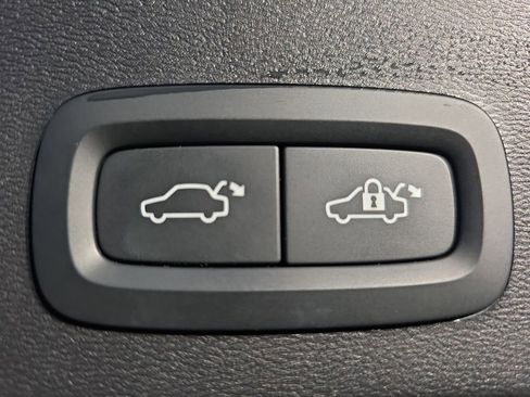 Certified 2023 Volvo XC40 B5 Plus w/ Driver Assist Package image 24