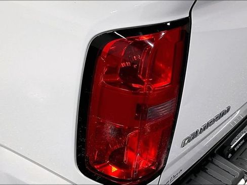 Used 2018 Chevrolet Colorado Z71 AWD/4WD image 22