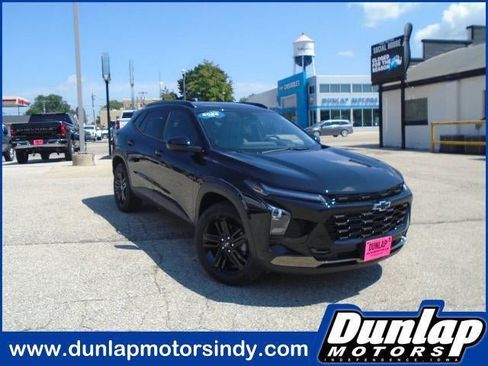 Used 2026 Chevrolet Trax ACTIV w/ Driver Confidence Package FWD image 1