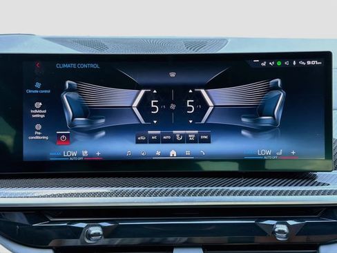 Used 2025 BMW X6 M60i AWD/4WD image 35