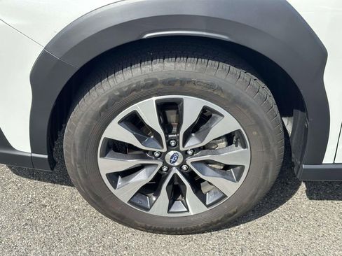 Certified 2025 Subaru Outback Limited AWD/4WD image 6