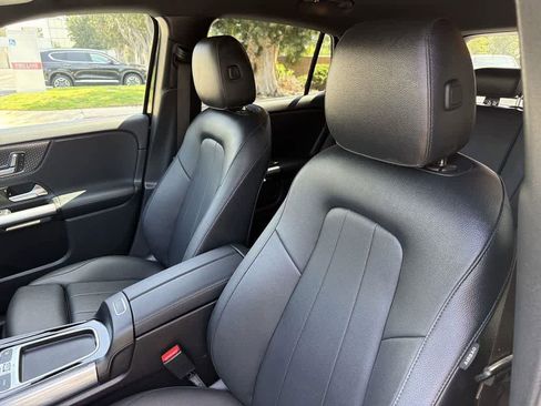 Used 2025 Mercedes-Benz GLA 250 4MATIC image 26