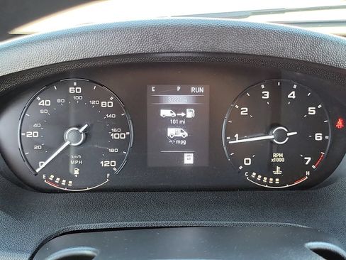 Used 2025 RAM ProMaster 2500 w/ Convenience Group FWD image 7