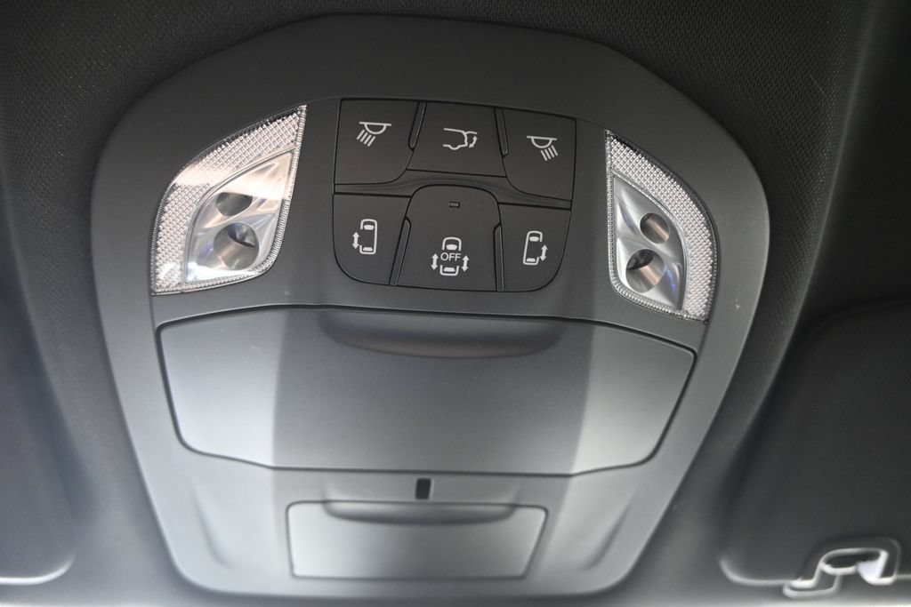 New 2027 Chrysler Pacifica Select AWD/4WD image 34