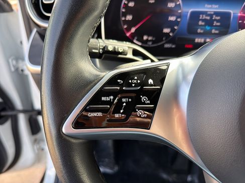 Used 2024 Mercedes-Benz GLC 300 image 17