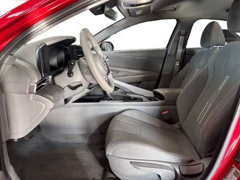 Used 2021 Hyundai Elantra SEL image 9