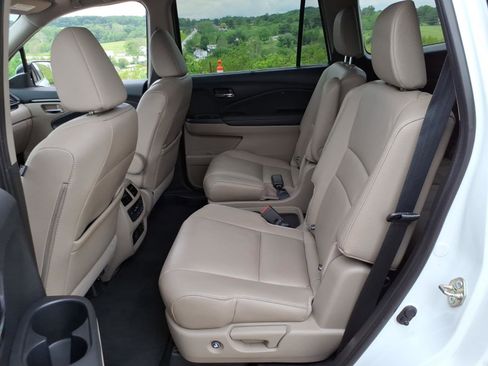 Used 2020 Honda Pilot Touring image 8