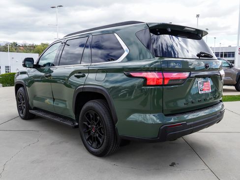 Certified 2023 Toyota Sequoia SR5 AWD/4WD image 6