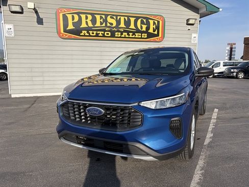 Used 2023 Ford Escape Active AWD/4WD image 2