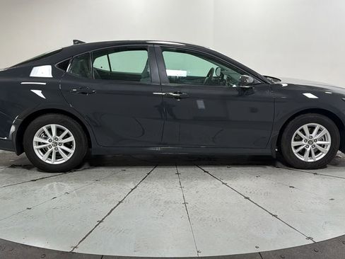 Used 2026 Toyota Camry LE image 6