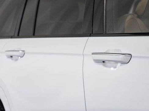 Certified 2024 Jeep Grand Cherokee Summit AWD/4WD image 22