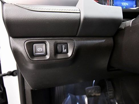 Used 2023 GMC Acadia SLE w/ Driver Convenience Package image 19