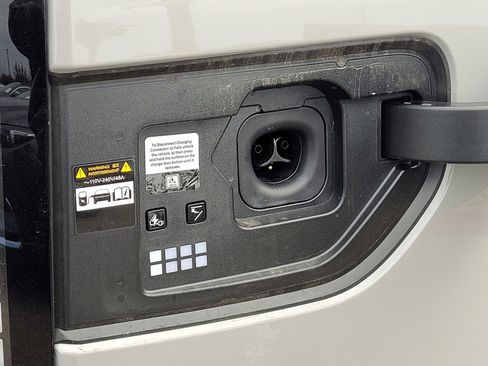 Certified 2026 Hyundai Ioniq 9 Limited image 17