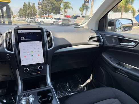 Used 2022 Ford Edge SE w/ Black Appearance Package image 24