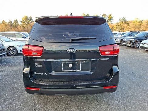 Used 2019 Kia Sedona L image 7