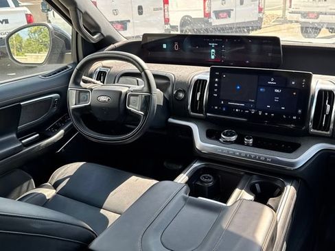 Used 2025 Ford Expedition Tremor AWD/4WD image 16