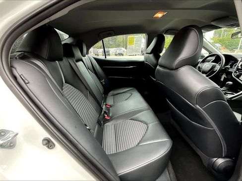 Used 2023 Toyota Camry SE image 16