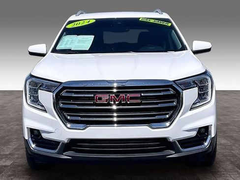 Used 2024 GMC Terrain SLT FWD image 3