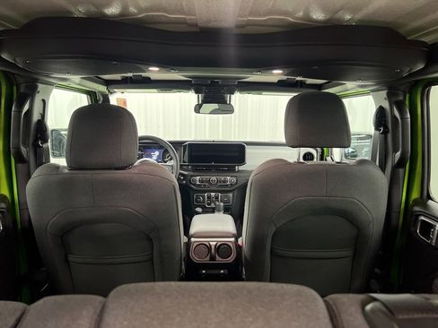 Used 2025 Jeep Wrangler Sport S image 10