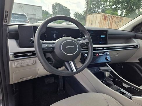 Used 2025 Hyundai Tucson SEL FWD image 15
