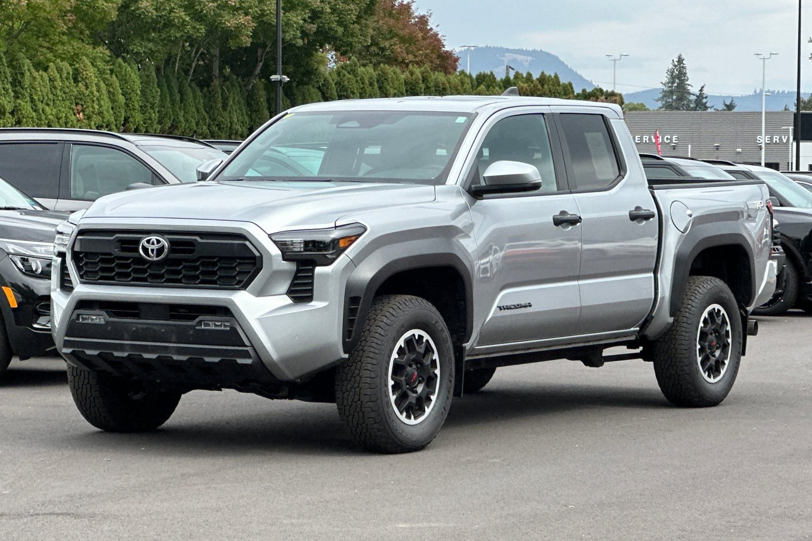 Used 2024 Toyota Tacoma TRD Off-Road w/ TRD Off Road Upgrade Package AWD/4WD image 8