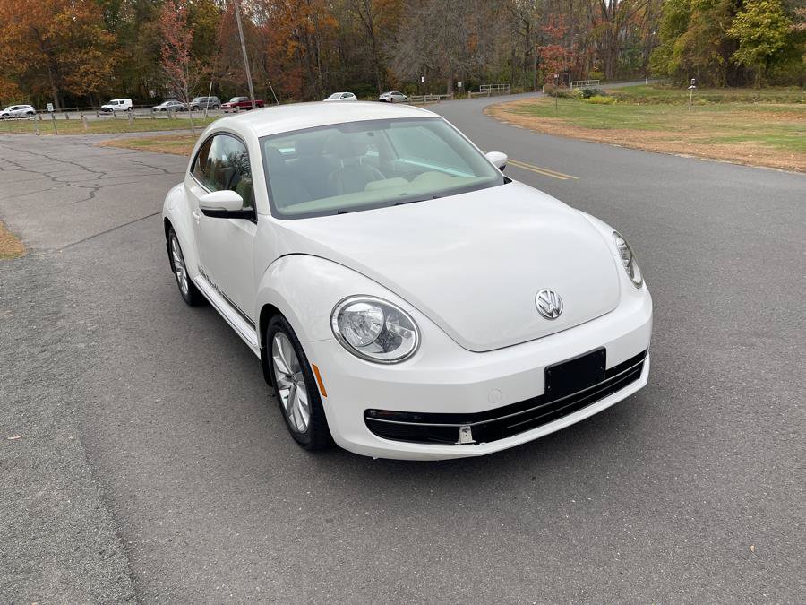 Used 2013 Volkswagen Beetle TDI FWD image 2