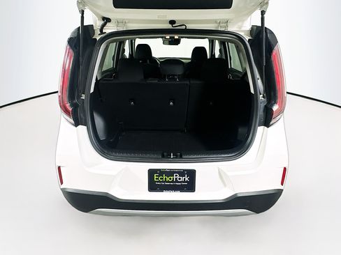 Used 2025 Kia Soul LX w/ LX Technology Package FWD image 29