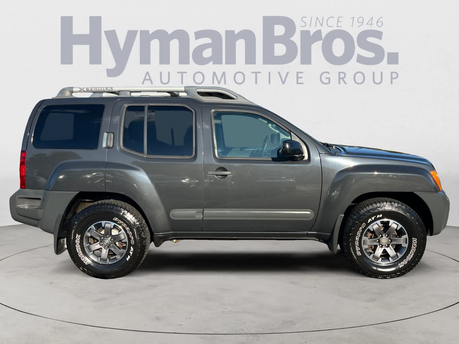 Used 2015 Nissan Xterra PRO-4X w/ Pro-4x Leather Package AWD/4WD image 2