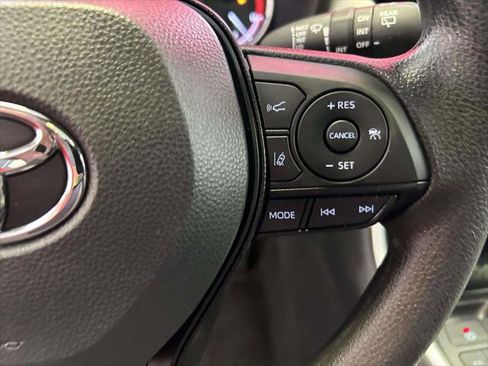 Certified 2025 Toyota RAV4 XLE w/ Convenience Package FWD image 21