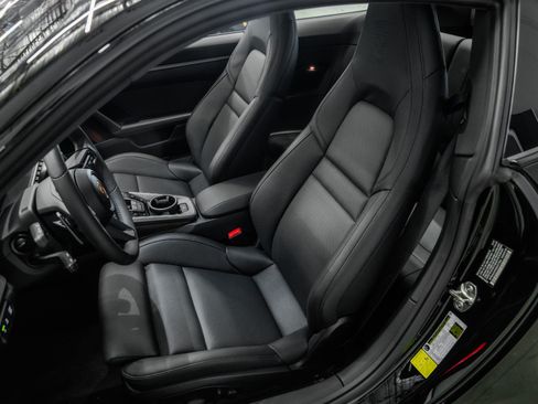 Used 2025 Porsche 911 Carrera RWD image 26