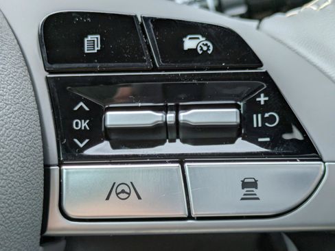 New 2026 Hyundai Elantra SEL Sport Premium FWD image 18