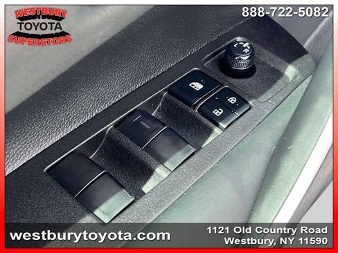 Certified 2025 Toyota Corolla SE w/ SE Premium Package FWD image 19