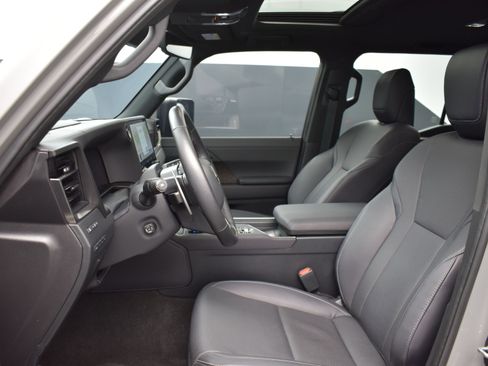 Used 2024 Lexus GX 550 image 13