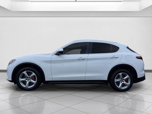 Used 2019 Alfa Romeo Stelvio AWD image 2